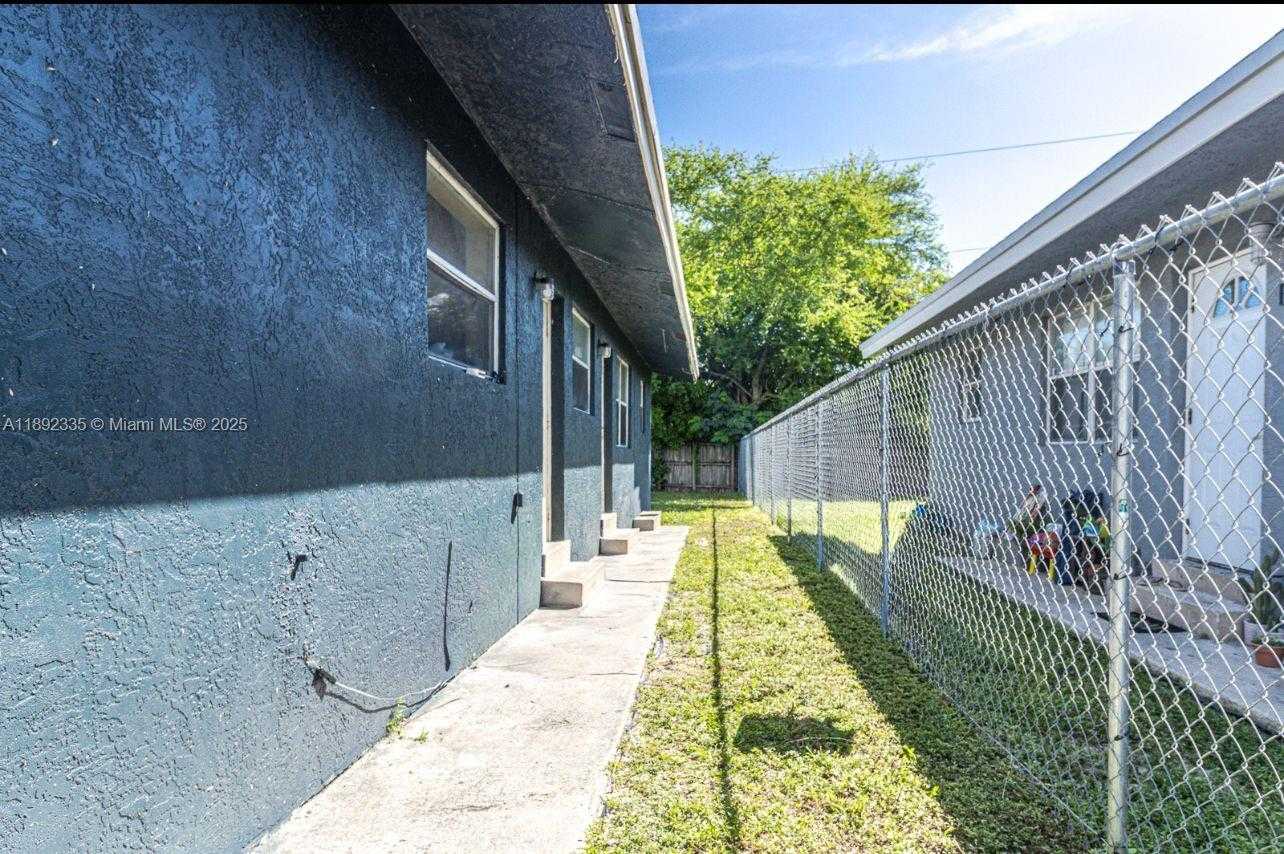 Small Image of 770 SOUTH WEST SECOND AVE, Deerfield Beach Number 5