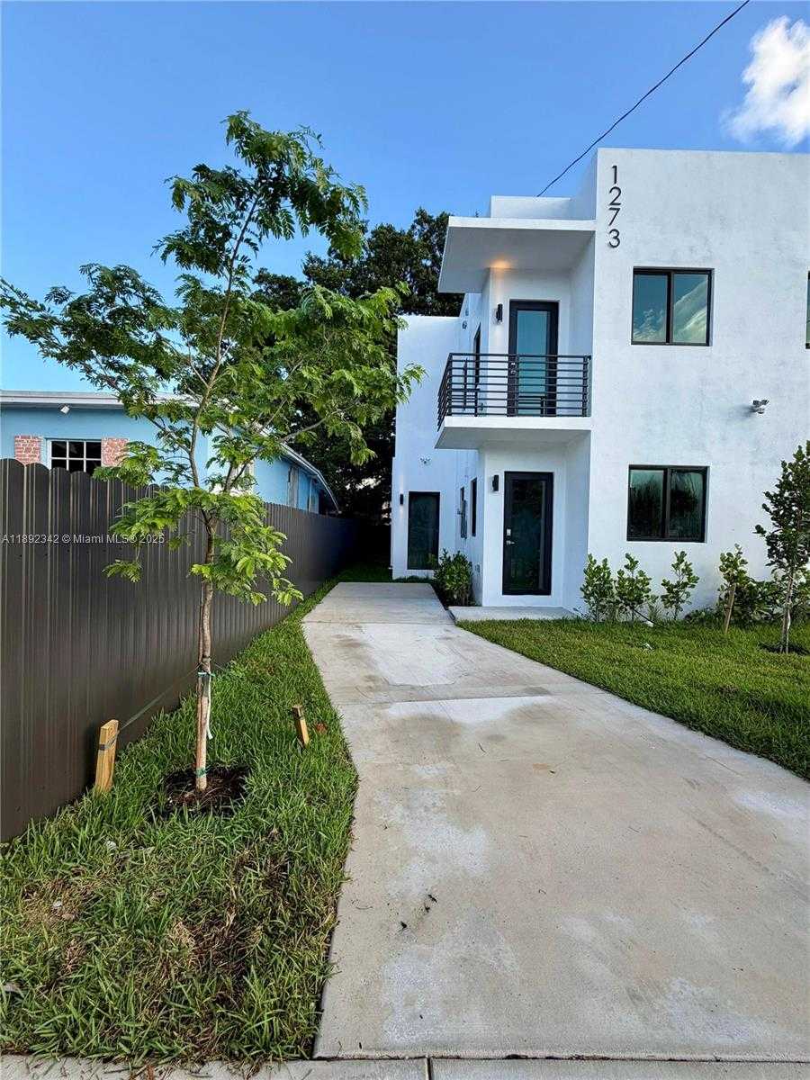 Small Image of 1271 NORTH WEST 38TH ST #2, Miami Number 4