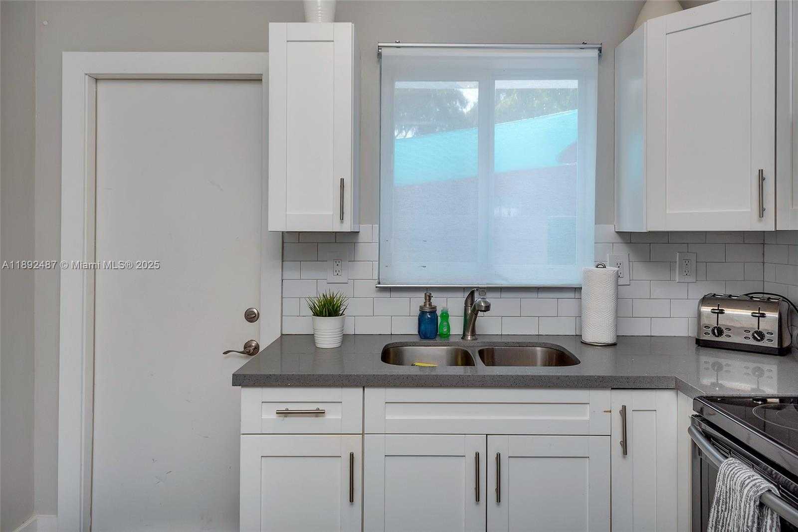 Small Image of 4282 NORTH WEST 1ST AVE, Miami Number 12