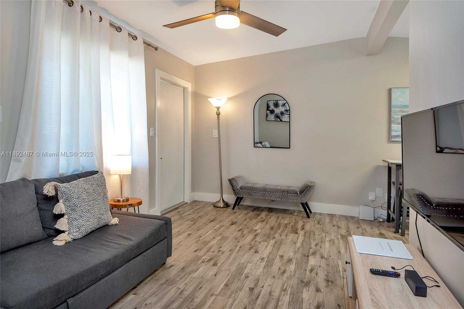 Small Image of 4282 NORTH WEST 1ST AVE, Miami Number 17