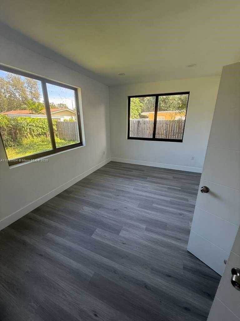 Small Image of 1779 NORTH WEST 93RD ST, Miami Number 4
