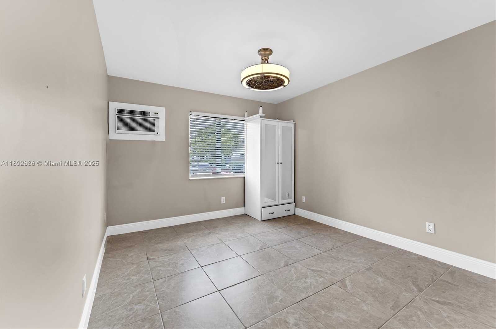 Small Image of 157 CURTISS PKWY #5, Miami Springs Number 23