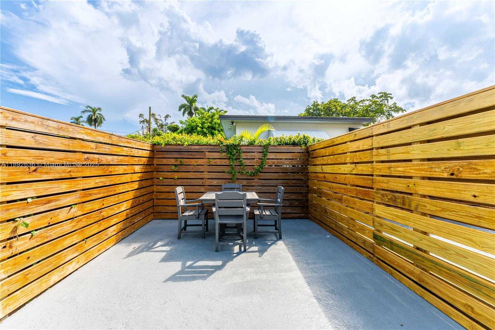 Small Image of 157 CURTISS PKWY #5, Miami Springs Number 36
