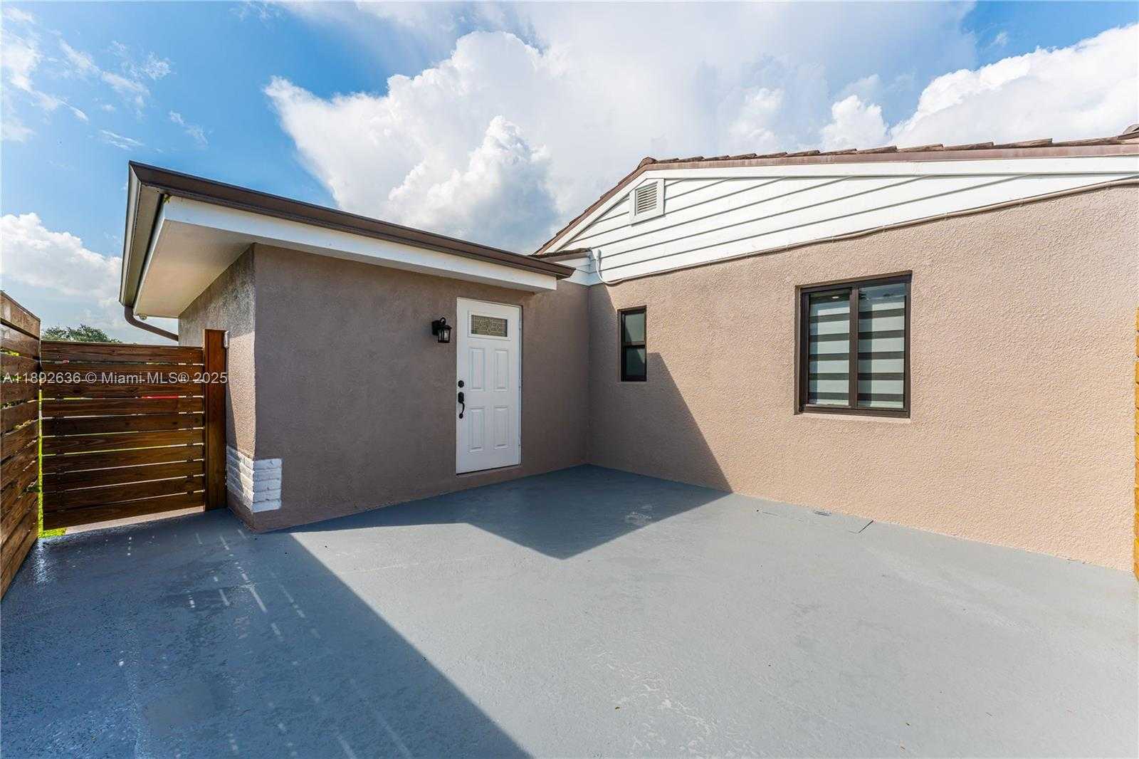 Small Image of 157 CURTISS PKWY #5, Miami Springs Number 47