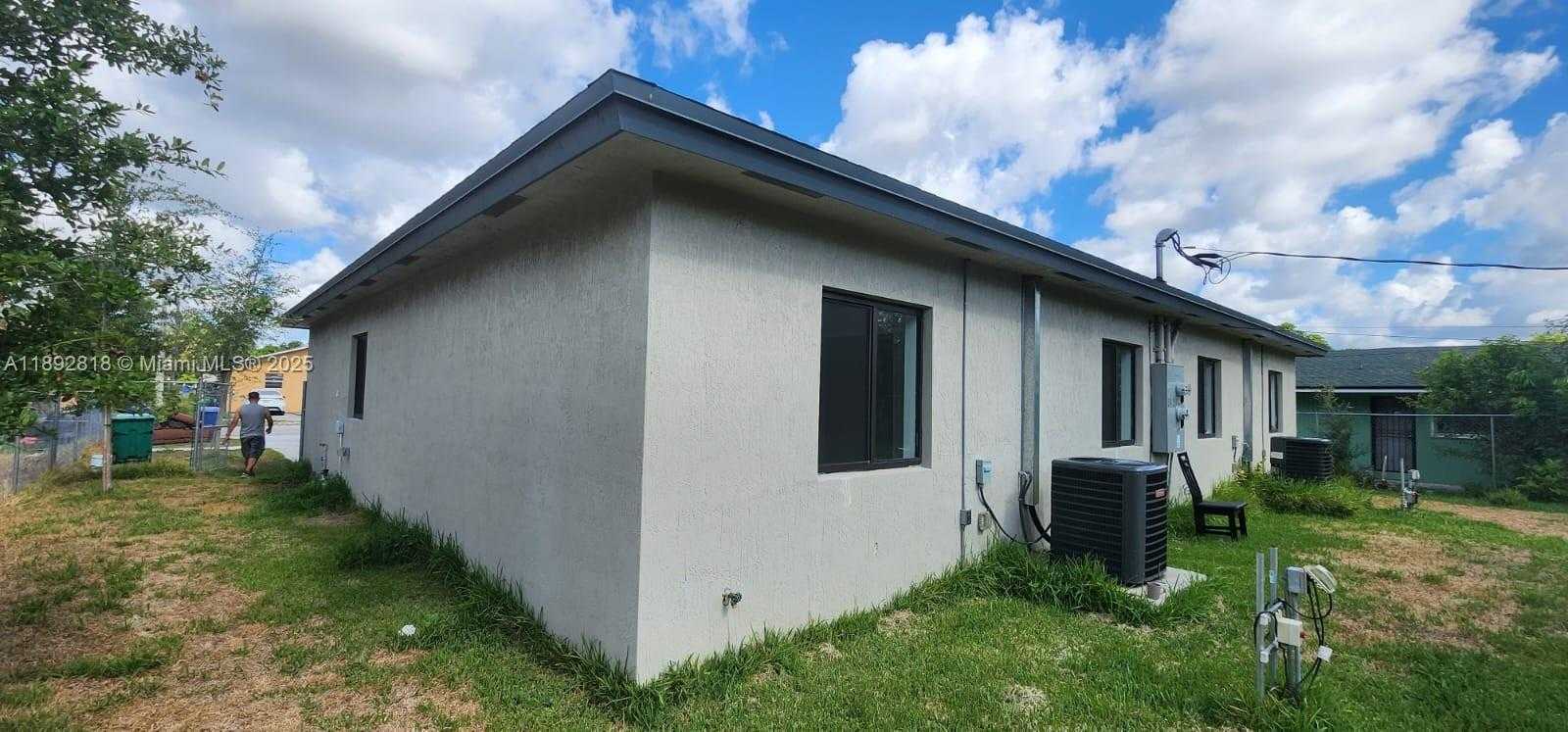 Small Image of Miami Gardens Number 6