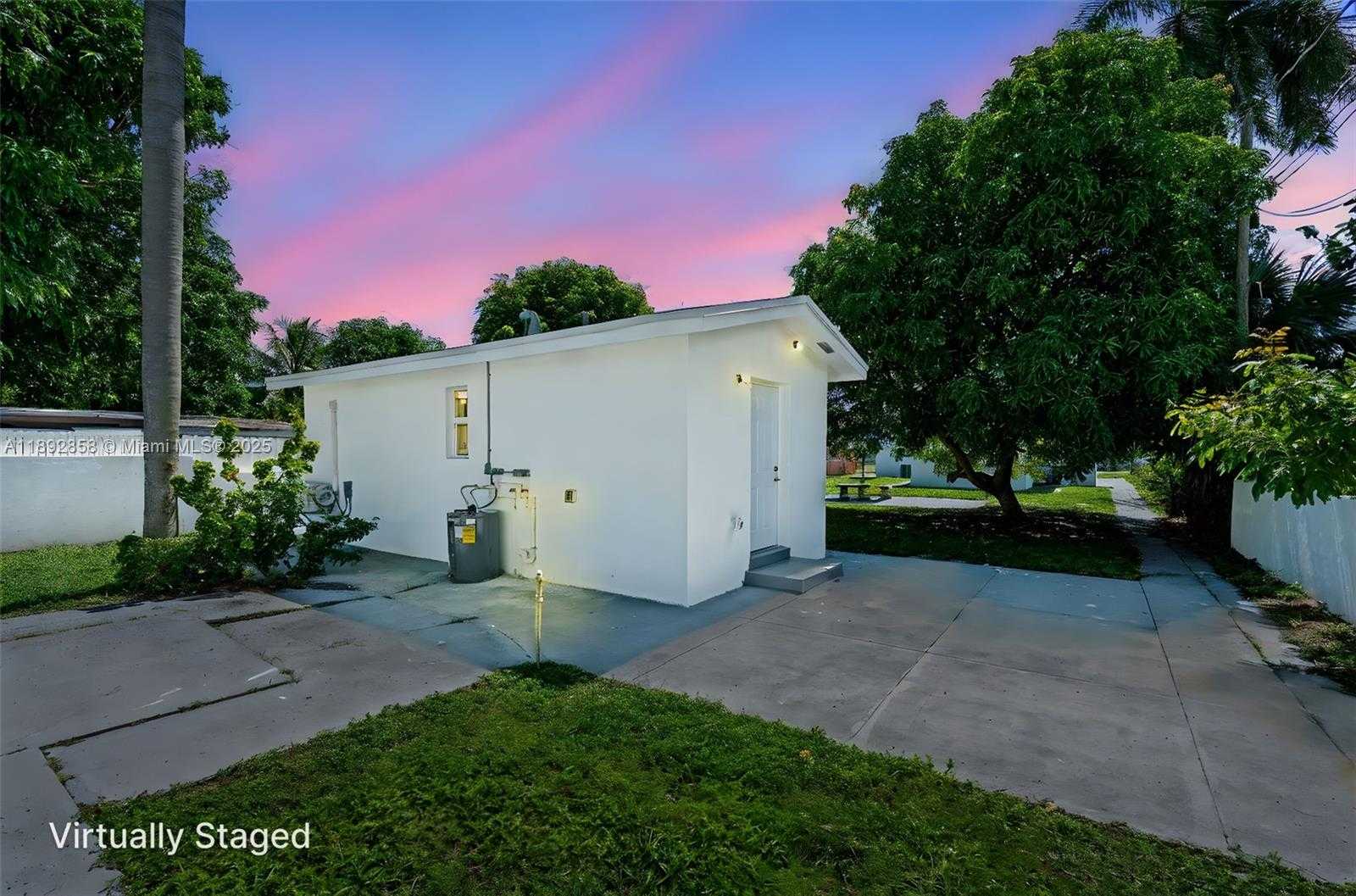 Small Image of 2847 POLK ST, Hollywood Number 22