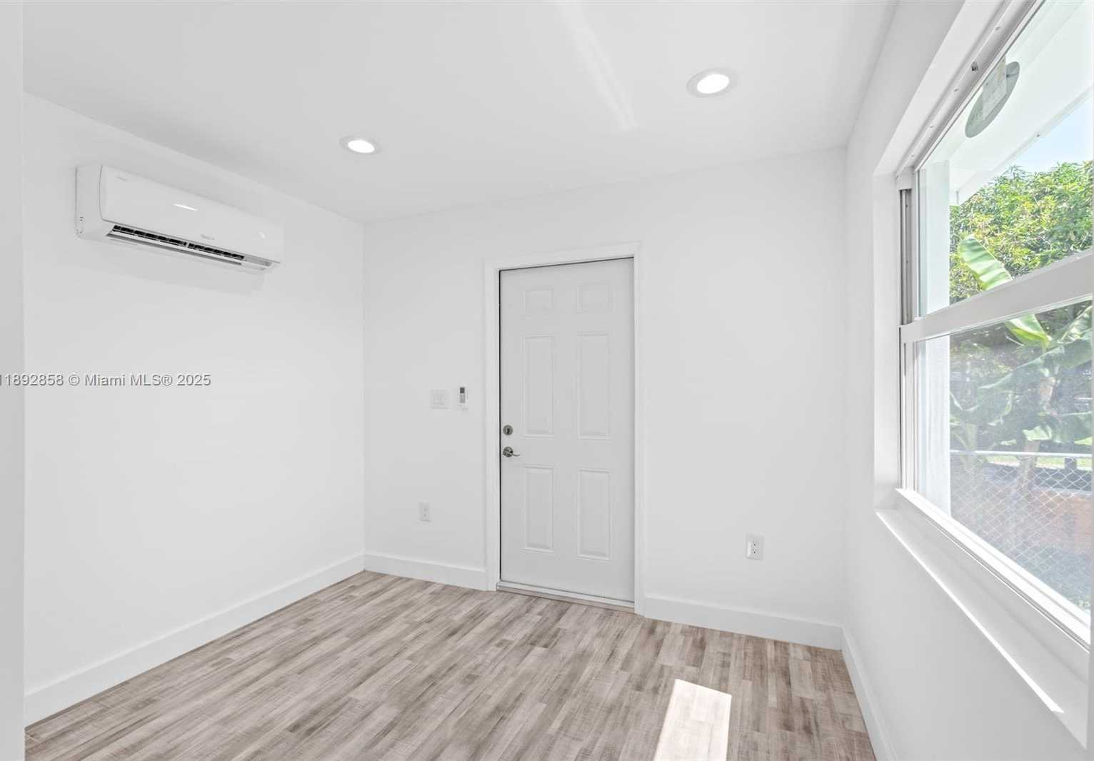 Small Image of 2847 POLK ST, Hollywood Number 26