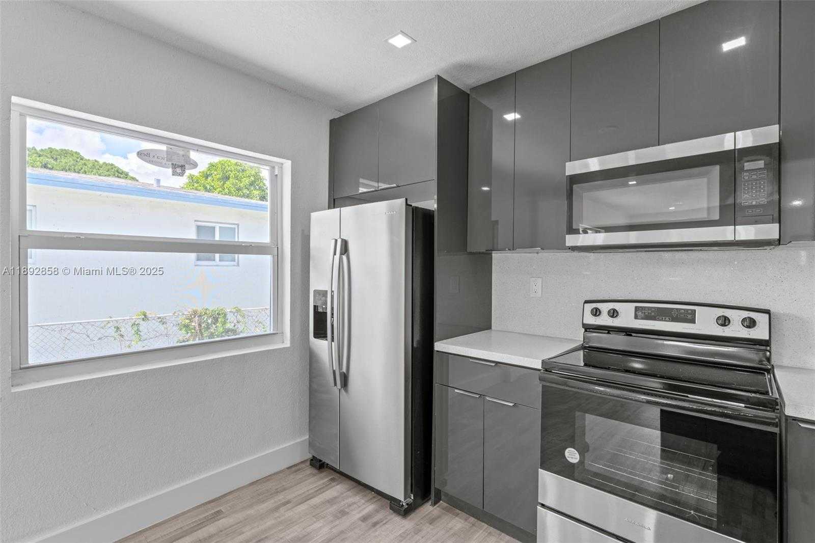 Small Image of 2847 POLK ST, Hollywood Number 3