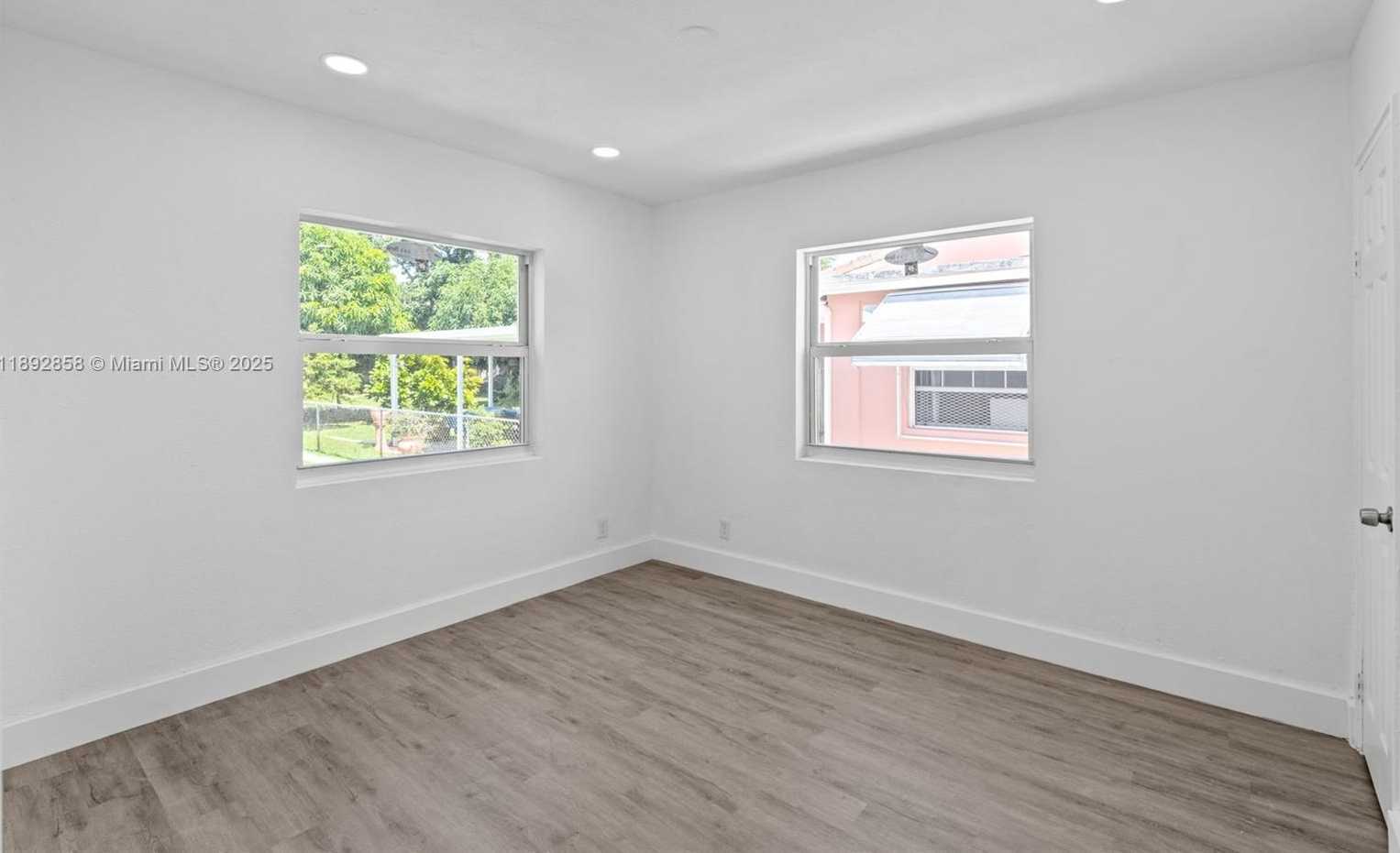 Small Image of 2847 POLK ST, Hollywood Number 7