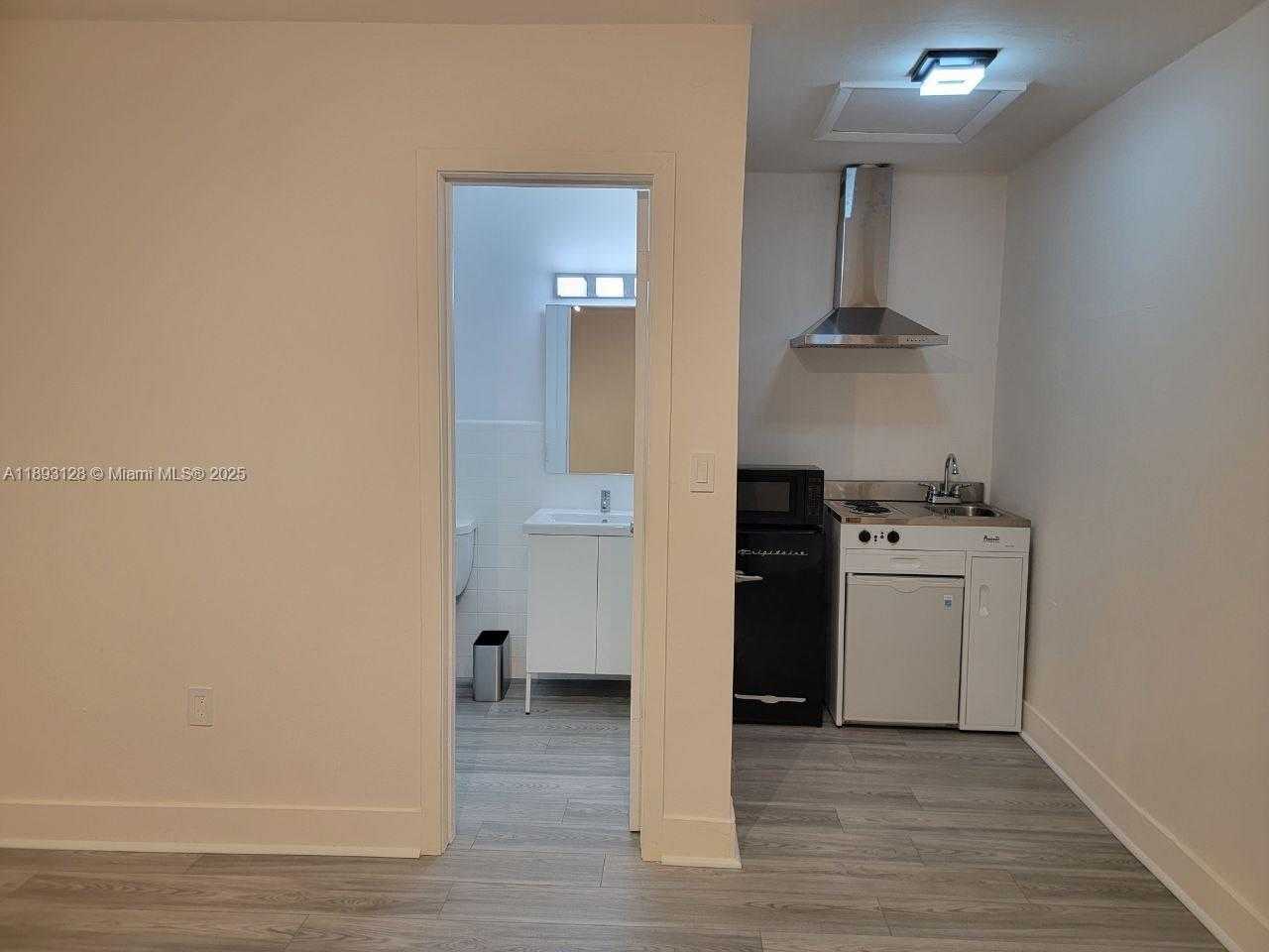 Small Image of 3300 SOUTH WEST 9TH TER, Miami Number 11