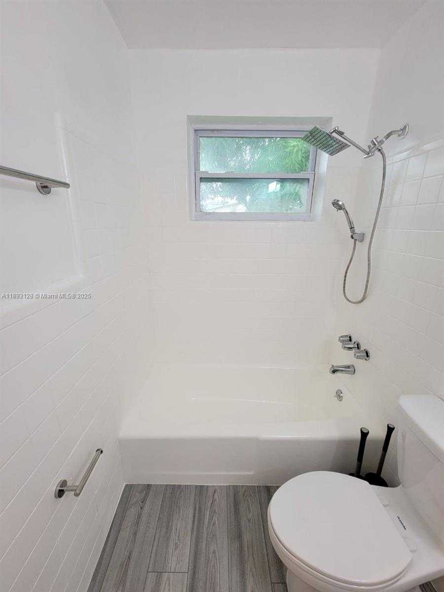 Small Image of 3300 SOUTH WEST 9TH TER, Miami Number 12