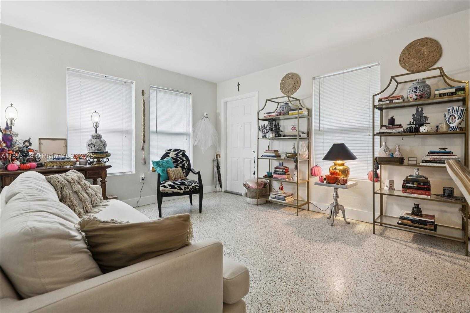 Small Image of 3300 SOUTH WEST 9TH TER, Miami Number 14