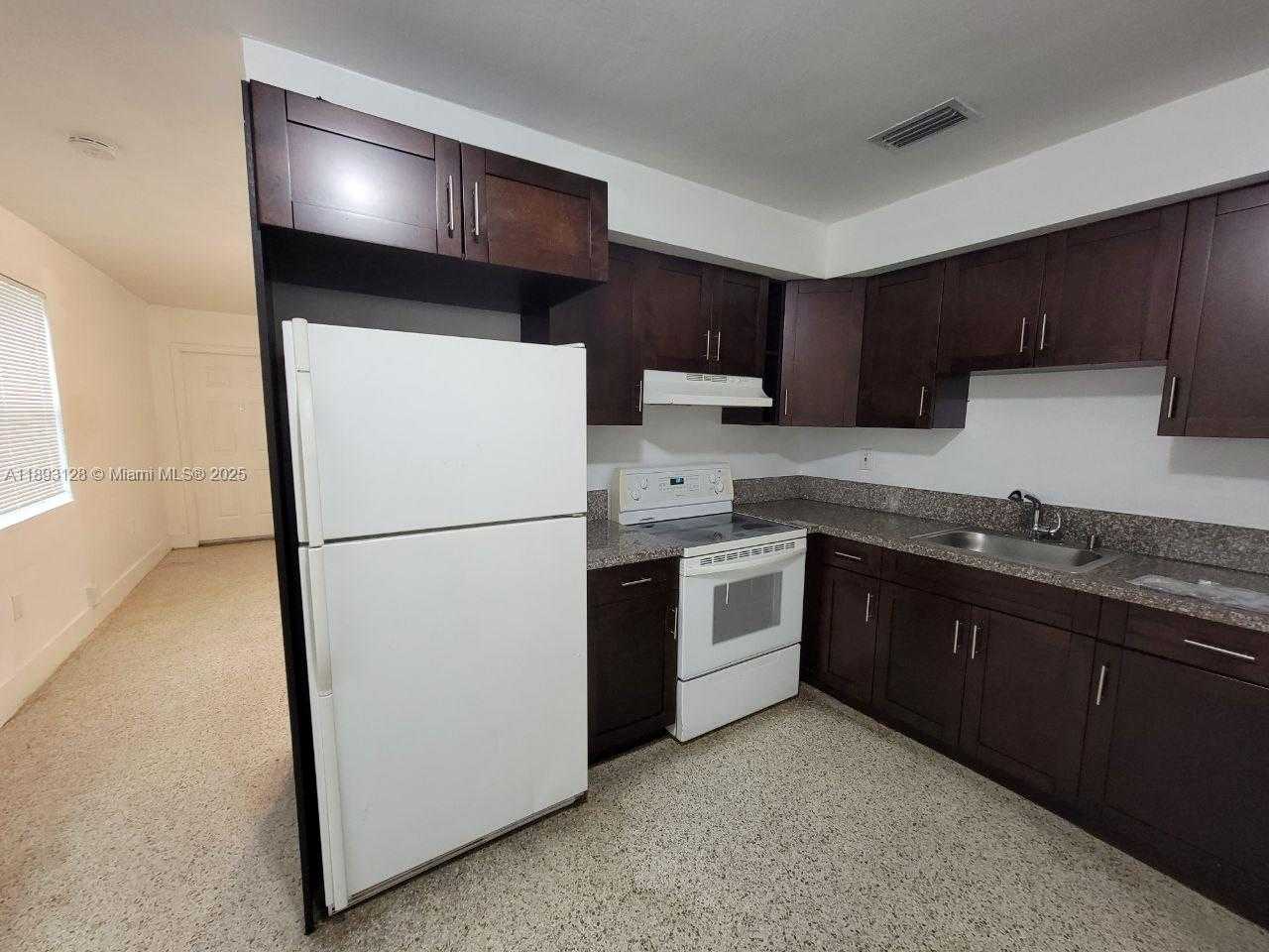 Small Image of 3300 SOUTH WEST 9TH TER, Miami Number 22