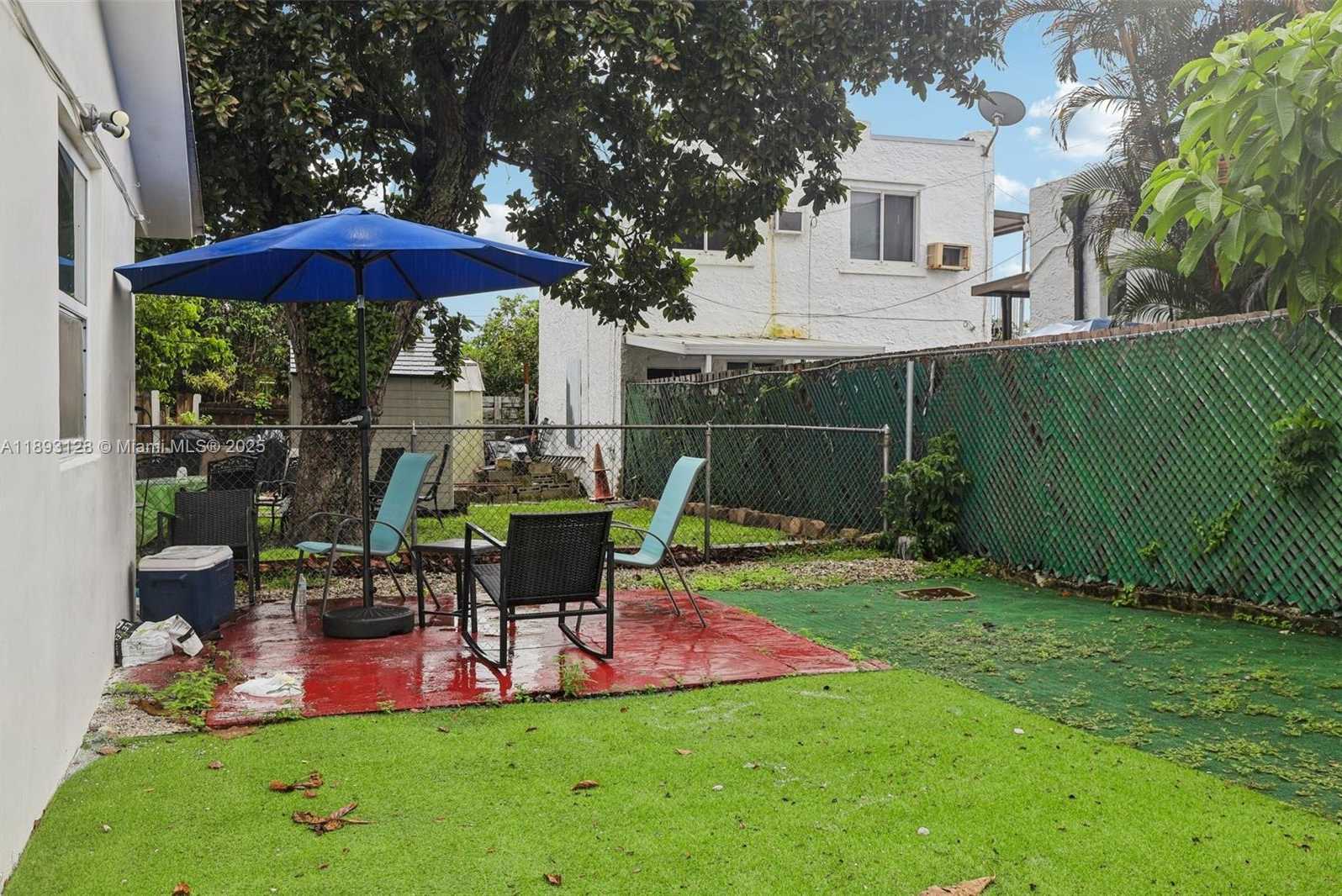 Small Image of 3300 SOUTH WEST 9TH TER, Miami Number 24