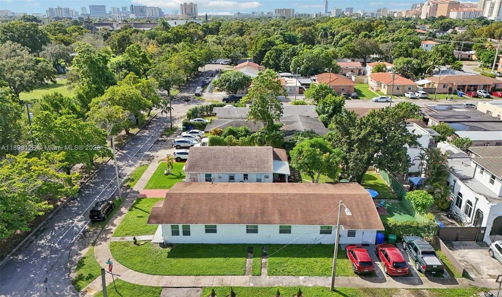 Small Image of 3300 SOUTH WEST 9TH TER, Miami Number 5