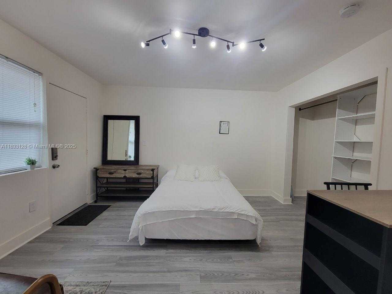 Small Image of 3300 SOUTH WEST 9TH TER, Miami Number 9