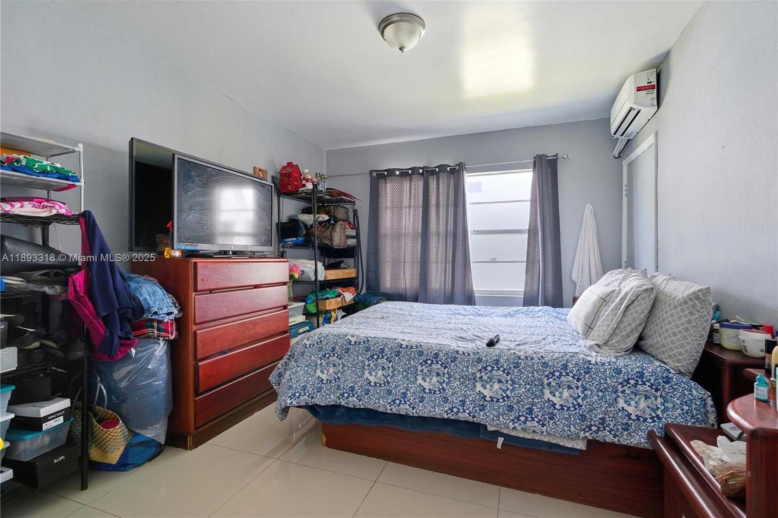 Small Image of Miami Beach Number 17