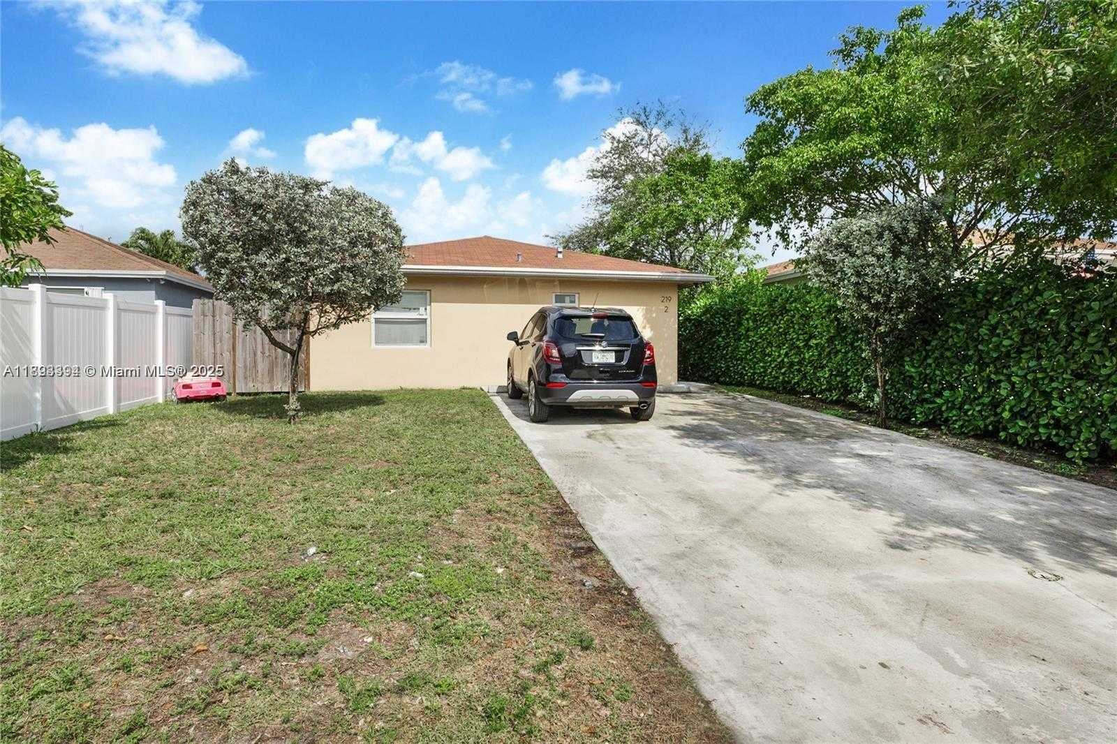 Small Image of 219 NORTH WEST 7TH CT, Hallandale Beach Number 13