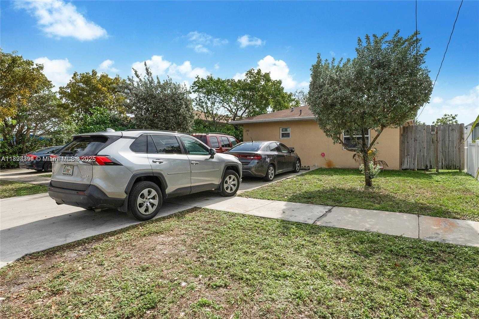 Small Image of 219 NORTH WEST 7TH CT, Hallandale Beach Number 14