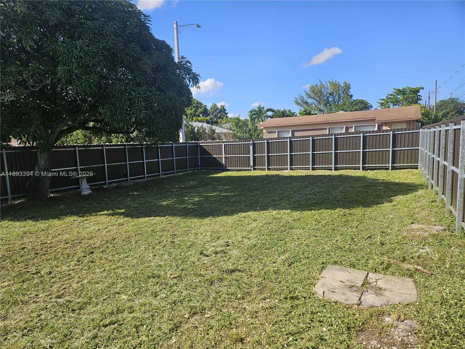 Small Image of 219 NORTH WEST 7TH CT, Hallandale Beach Number 16