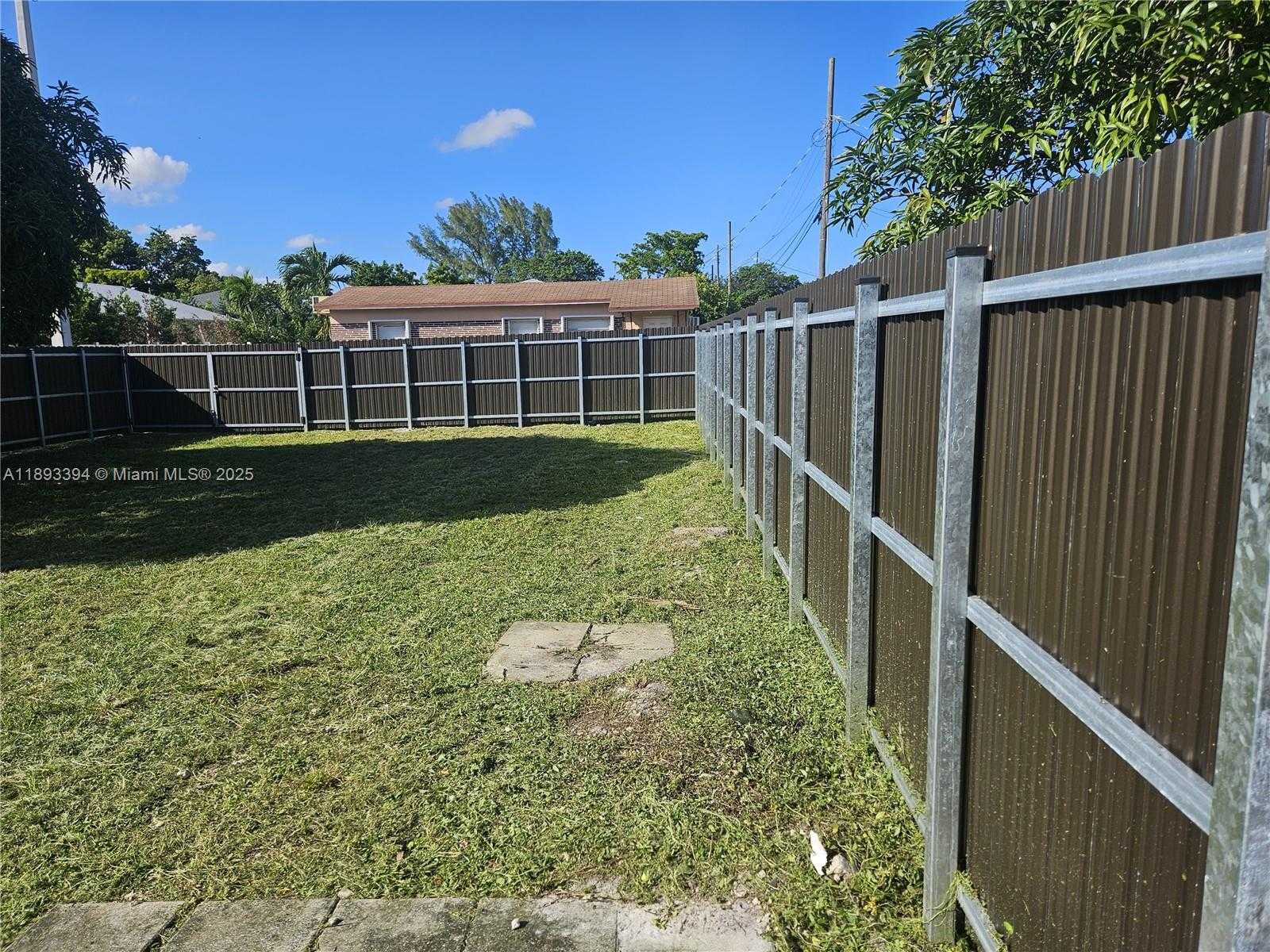 Small Image of 219 NORTH WEST 7TH CT, Hallandale Beach Number 18