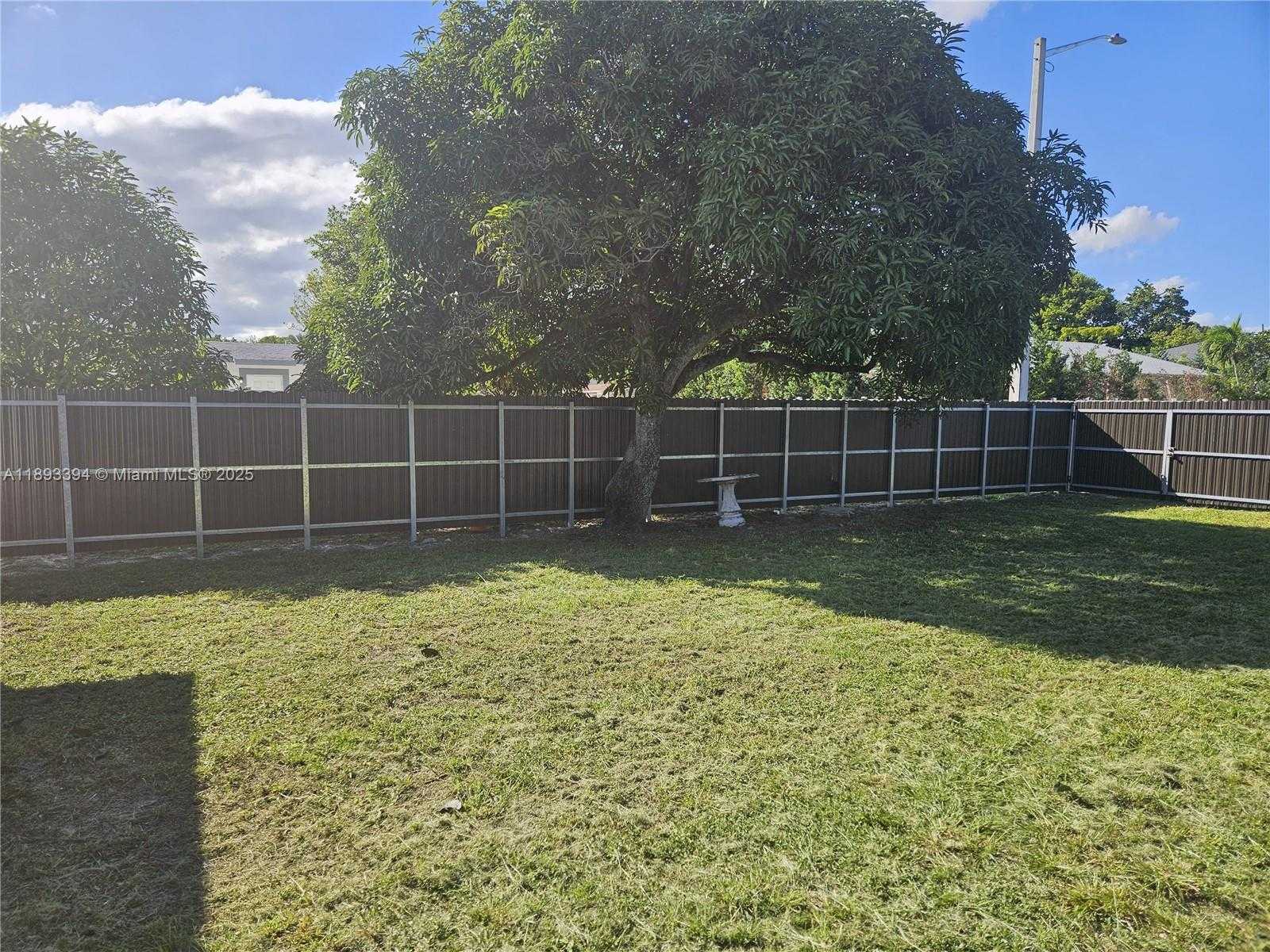 Small Image of 219 NORTH WEST 7TH CT, Hallandale Beach Number 19