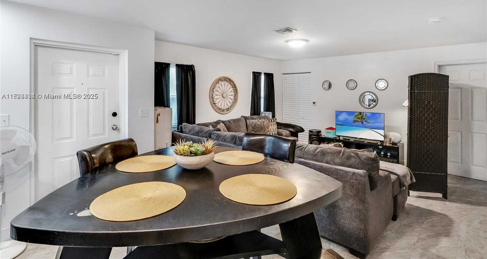 Small Image of 219 NORTH WEST 7TH CT, Hallandale Beach Number 2