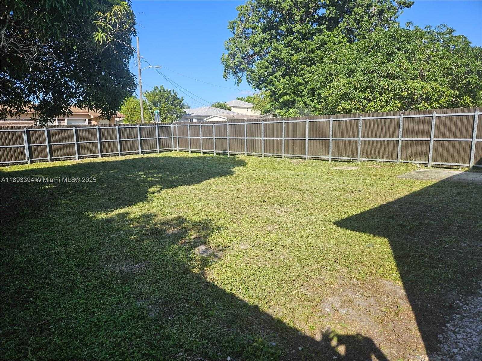 Small Image of 219 NORTH WEST 7TH CT, Hallandale Beach Number 20