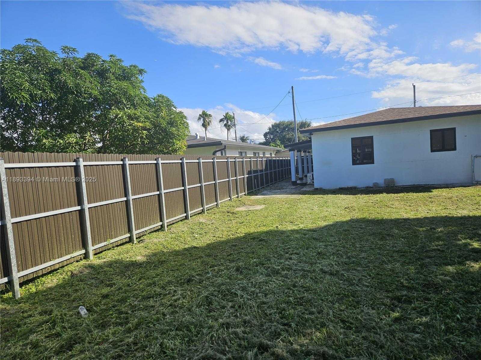 Small Image of 219 NORTH WEST 7TH CT, Hallandale Beach Number 22