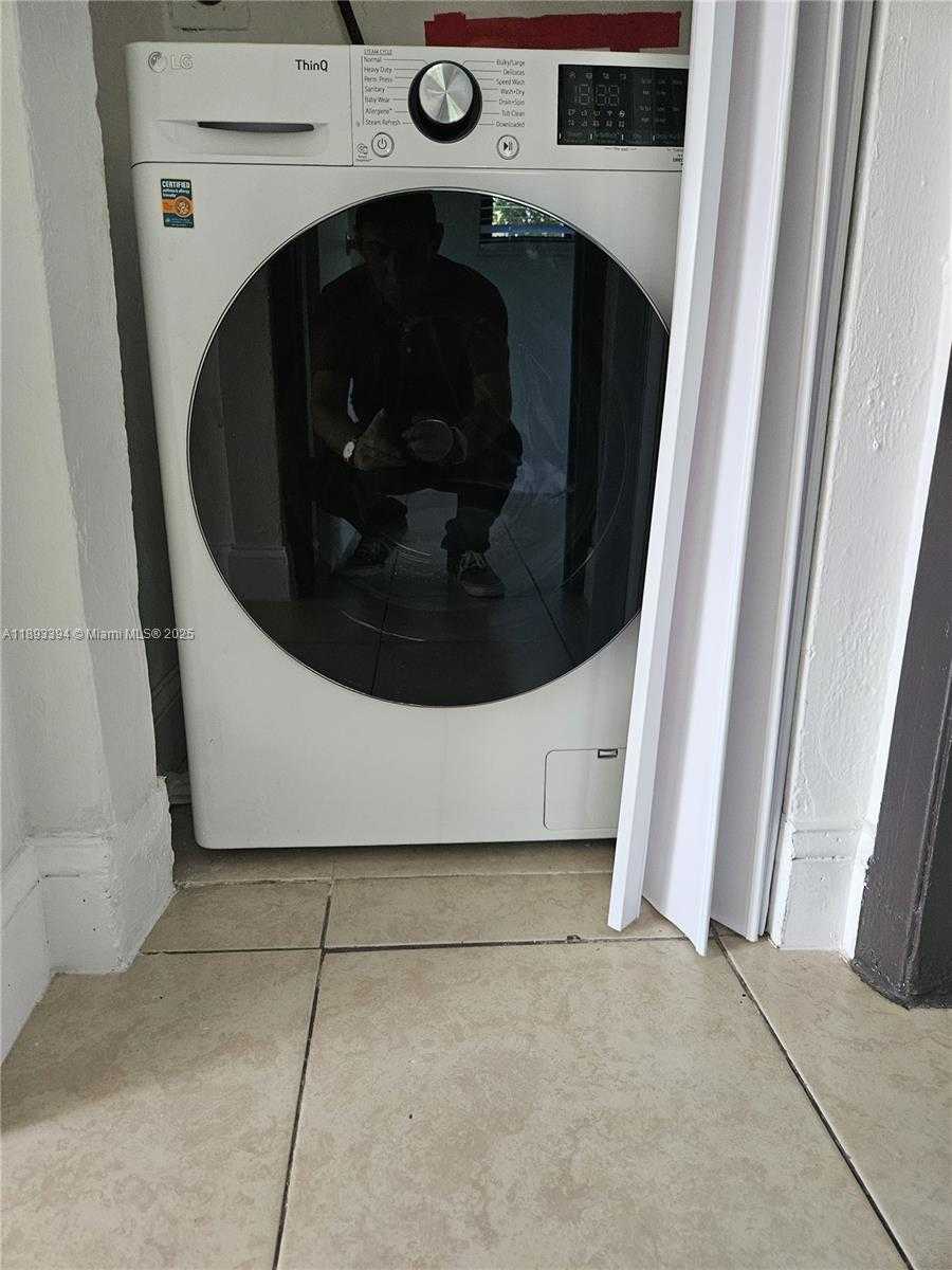Small Image of 219 NORTH WEST 7TH CT, Hallandale Beach Number 25