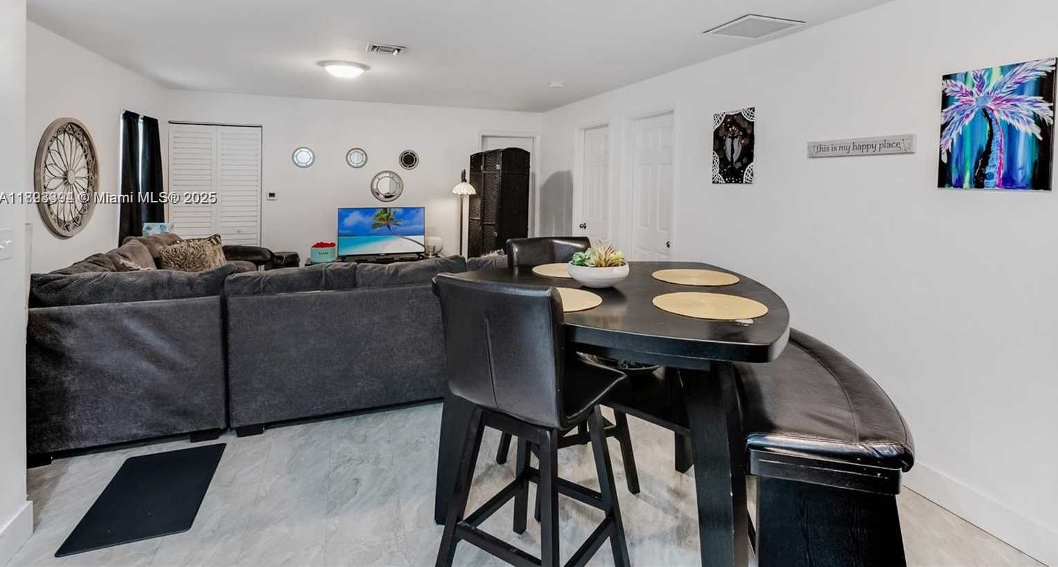 Small Image of 219 NORTH WEST 7TH CT, Hallandale Beach Number 3