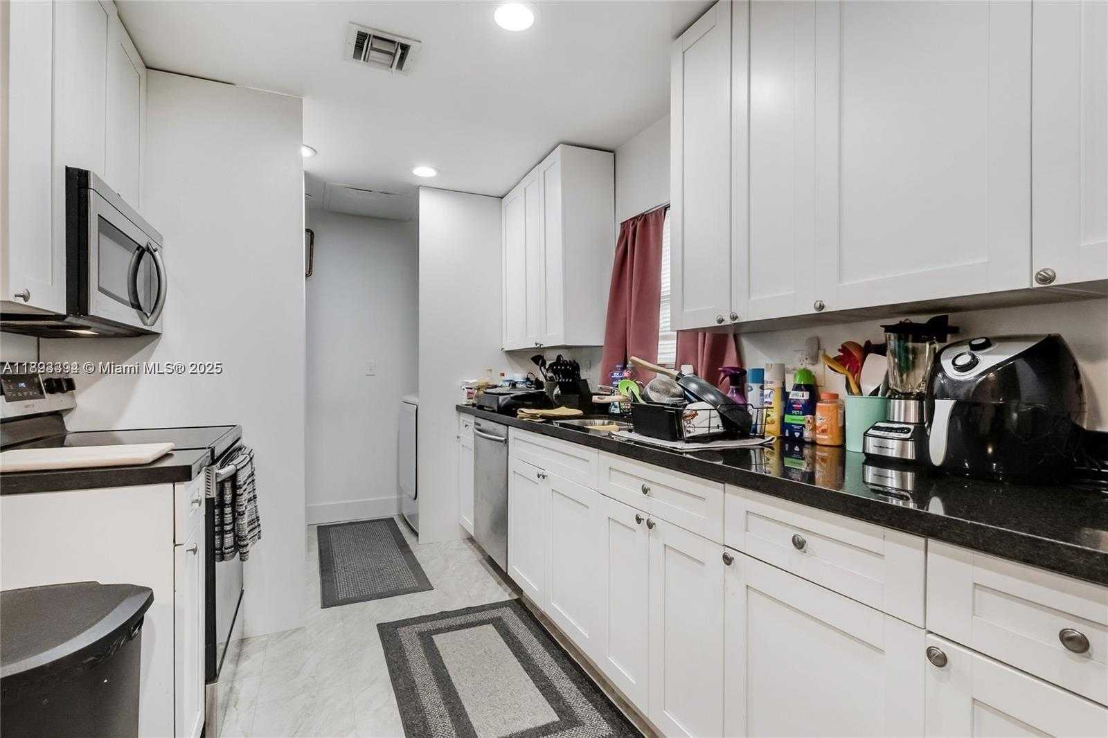 Small Image of 219 NORTH WEST 7TH CT, Hallandale Beach Number 4