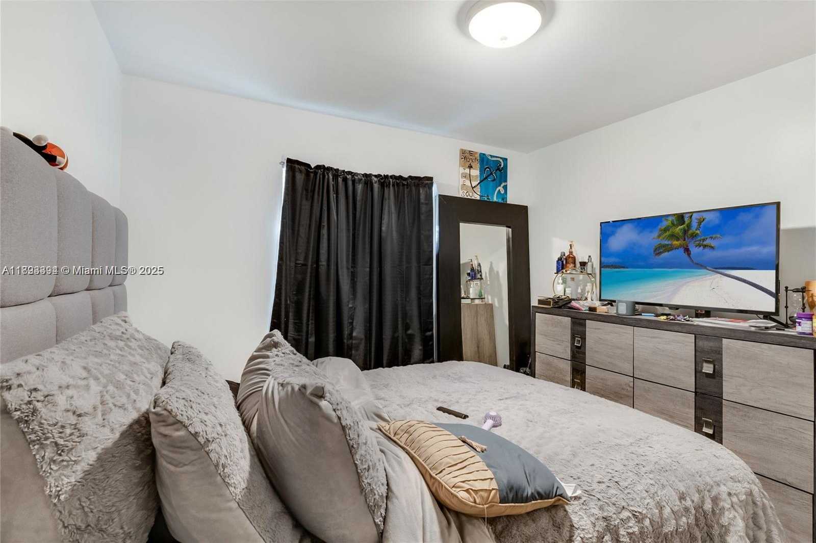 Small Image of 219 NORTH WEST 7TH CT, Hallandale Beach Number 5