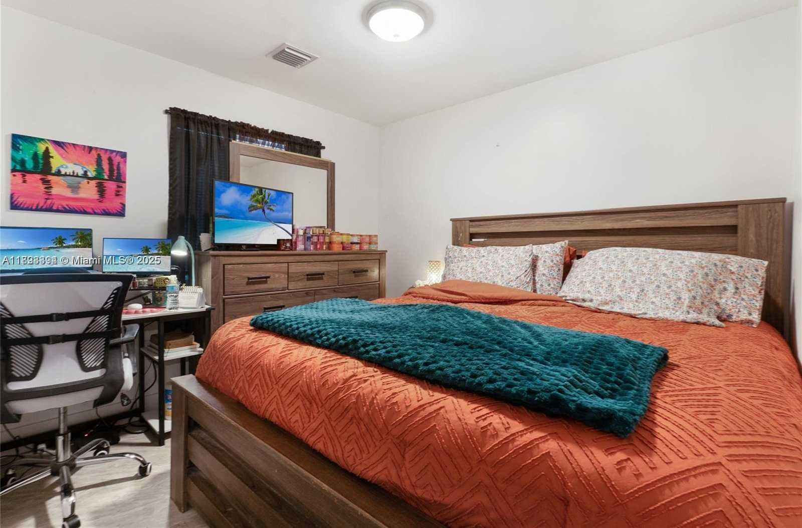 Small Image of 219 NORTH WEST 7TH CT, Hallandale Beach Number 6