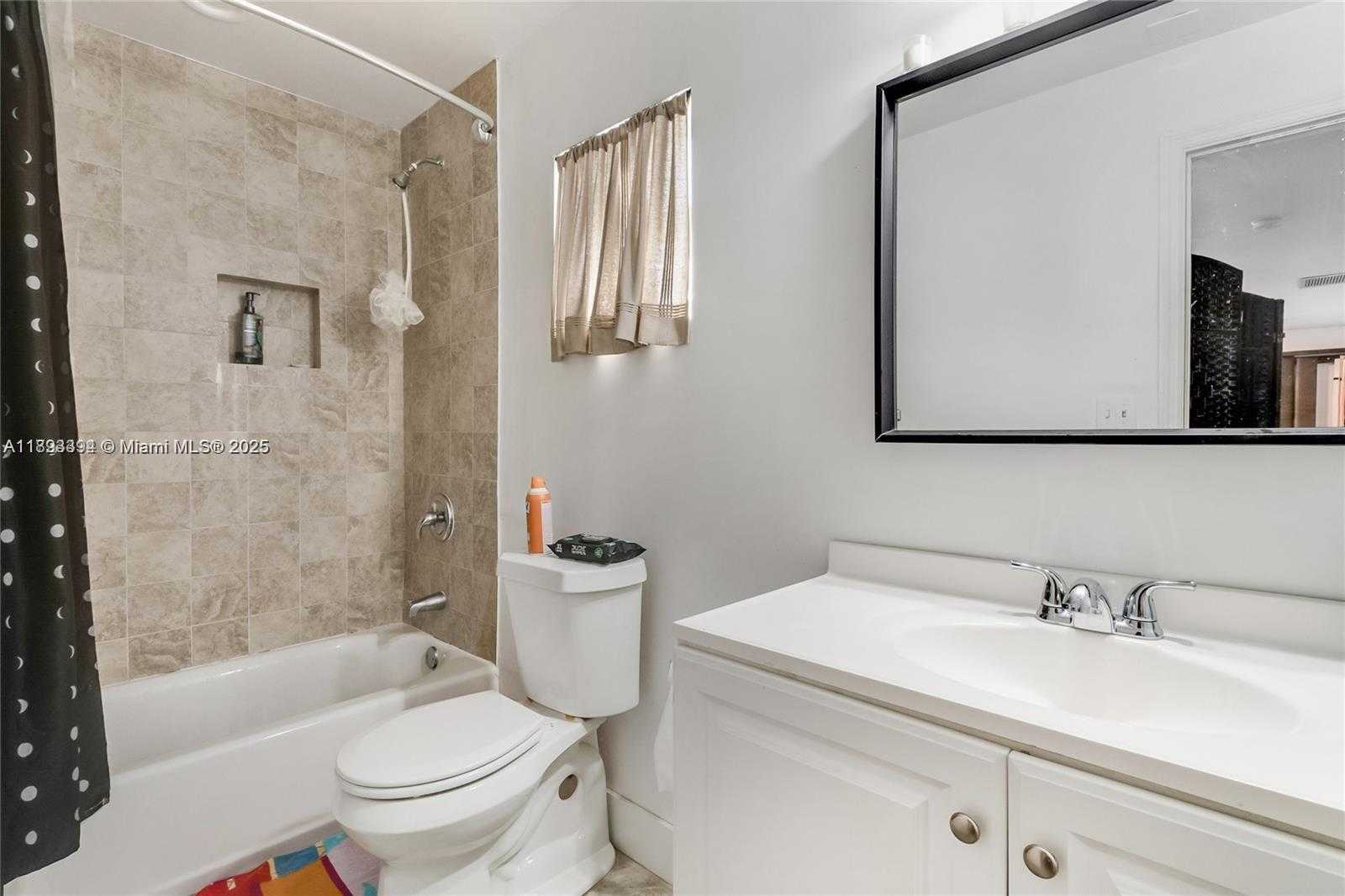 Small Image of 219 NORTH WEST 7TH CT, Hallandale Beach Number 8