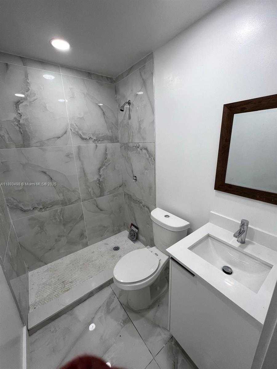 Small Image of 3031 SOUTH WEST 64TH AVE, Miami Number 11