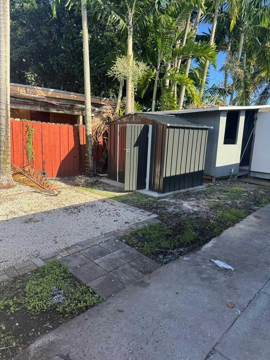 Small Image of 3031 SOUTH WEST 64TH AVE, Miami Number 13