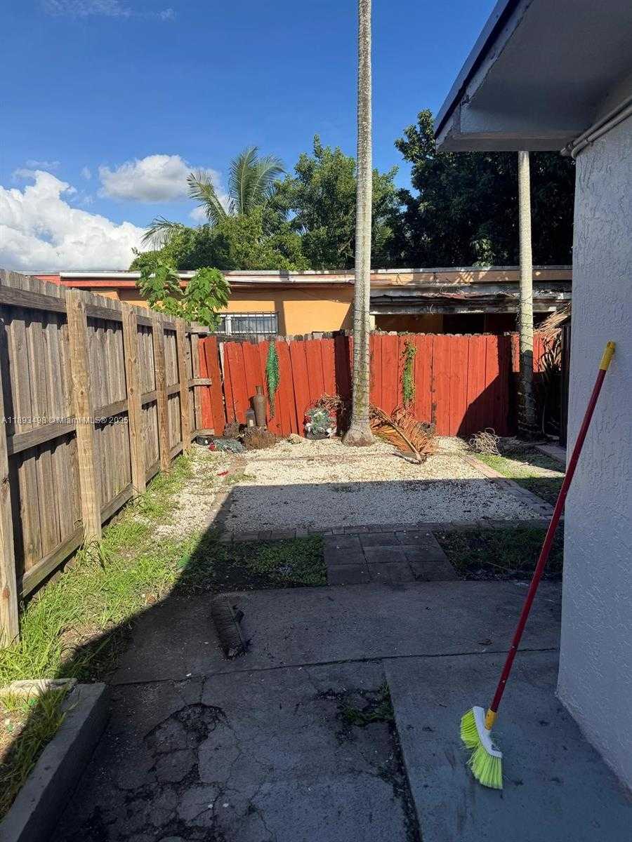 Small Image of 3031 SOUTH WEST 64TH AVE, Miami Number 16