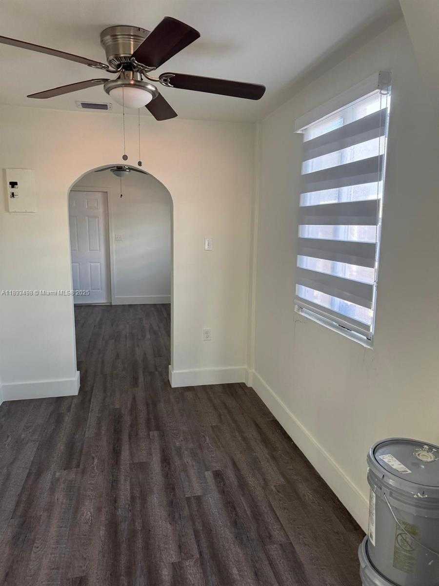Small Image of 3031 SOUTH WEST 64TH AVE, Miami Number 17
