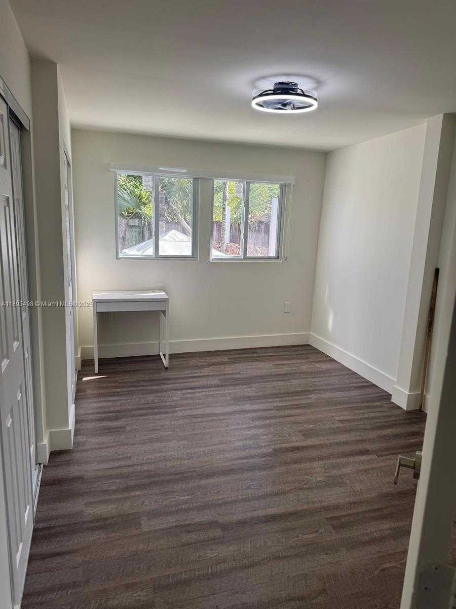 Small Image of 3031 SOUTH WEST 64TH AVE, Miami Number 19
