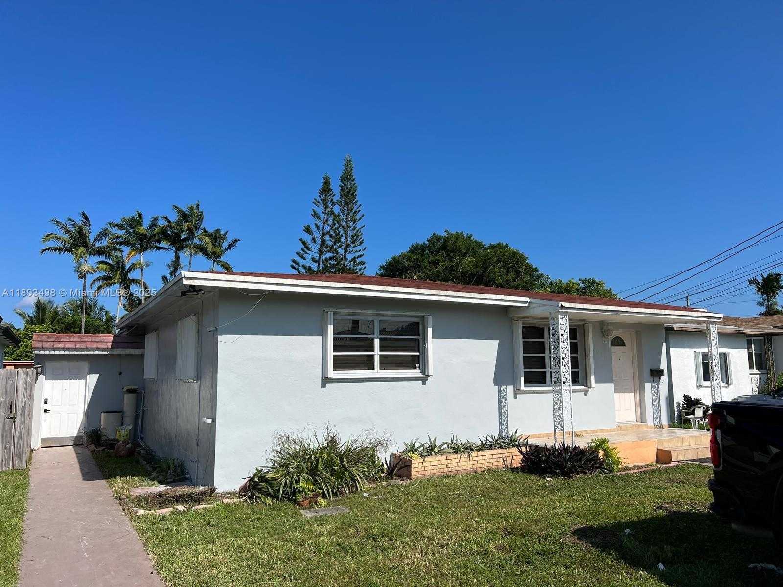 Small Image of 3031 SOUTH WEST 64TH AVE, Miami Number 2