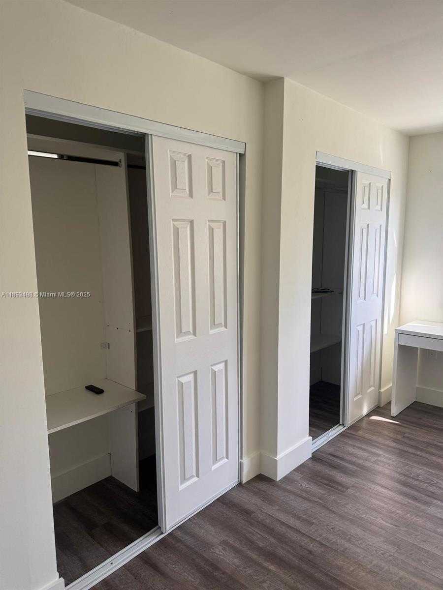 Small Image of 3031 SOUTH WEST 64TH AVE, Miami Number 21