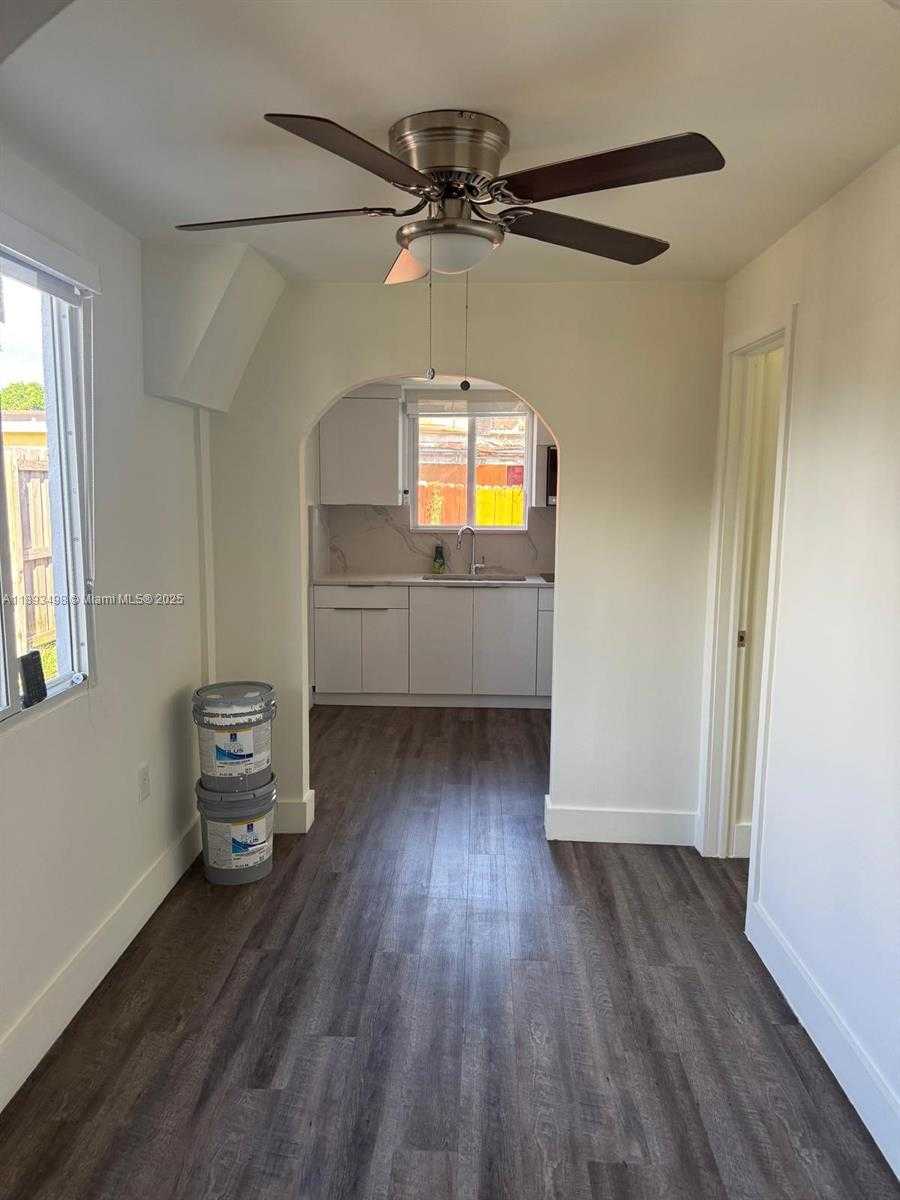 Small Image of 3031 SOUTH WEST 64TH AVE, Miami Number 23