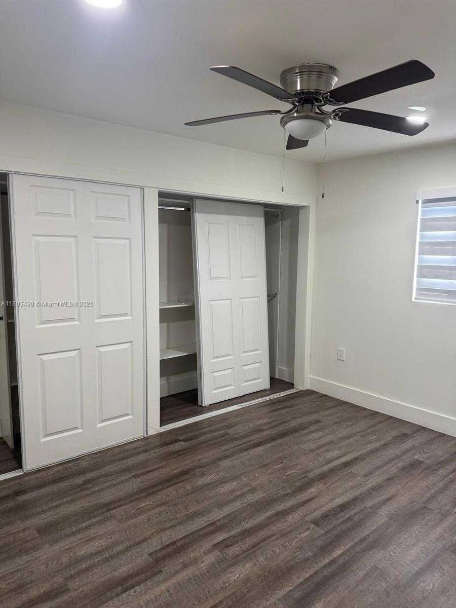 Small Image of 3031 SOUTH WEST 64TH AVE, Miami Number 24
