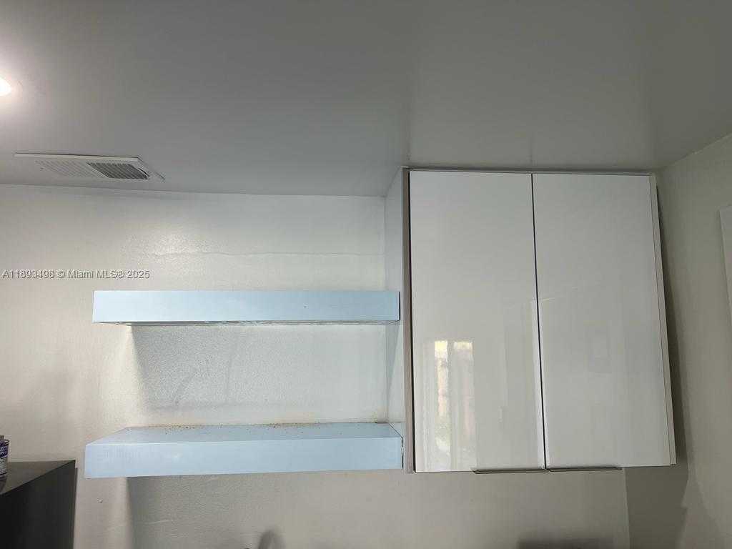 Small Image of 3031 SOUTH WEST 64TH AVE, Miami Number 30