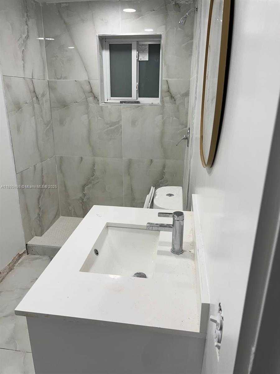 Small Image of 3031 SOUTH WEST 64TH AVE, Miami Number 31