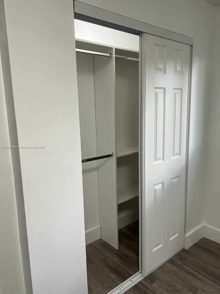Small Image of 3031 SOUTH WEST 64TH AVE, Miami Number 4