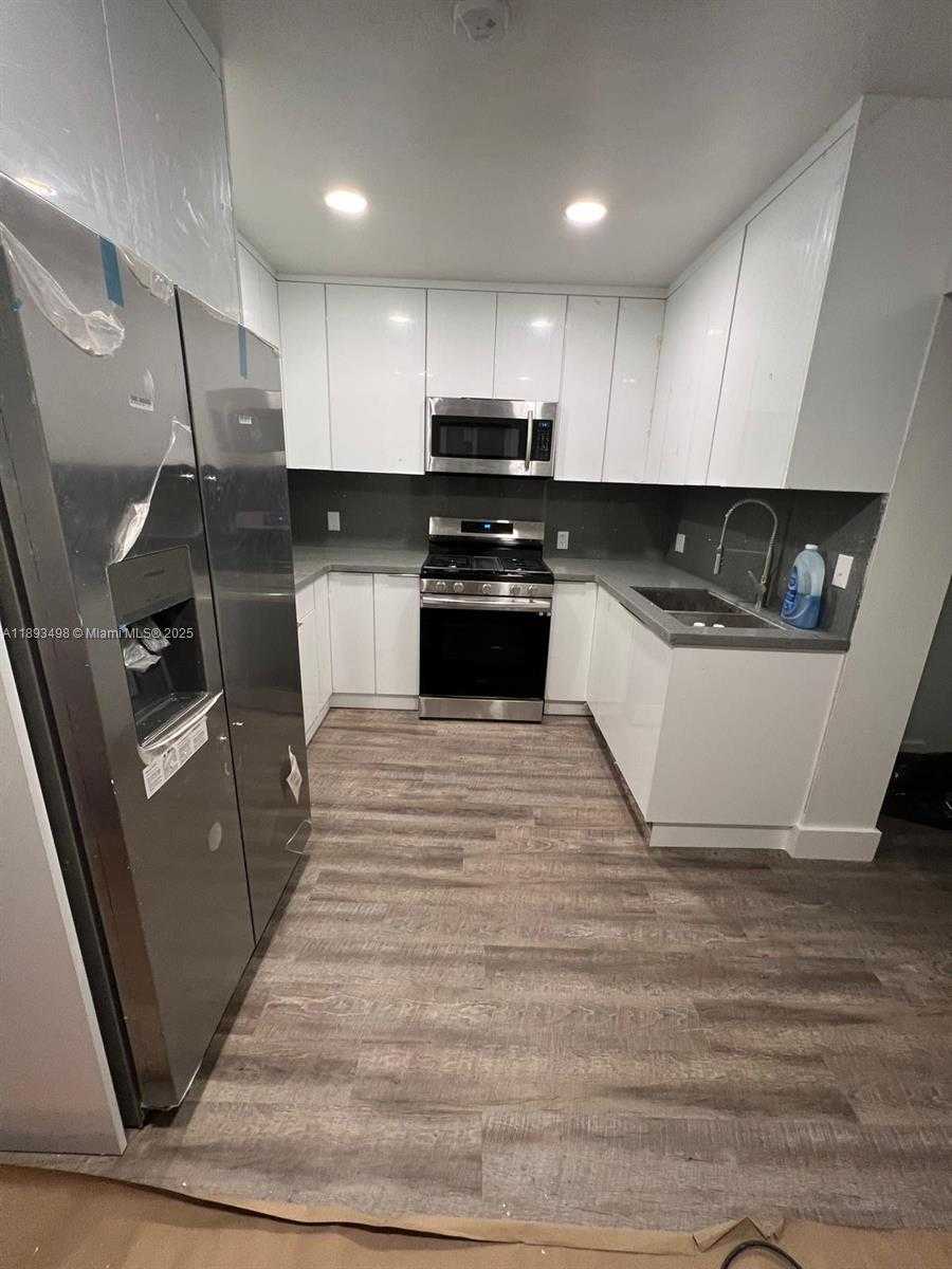 Small Image of 3031 SOUTH WEST 64TH AVE, Miami Number 5