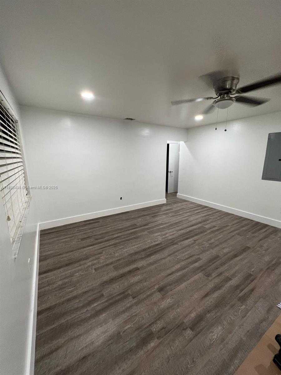 Small Image of 3031 SOUTH WEST 64TH AVE, Miami Number 8