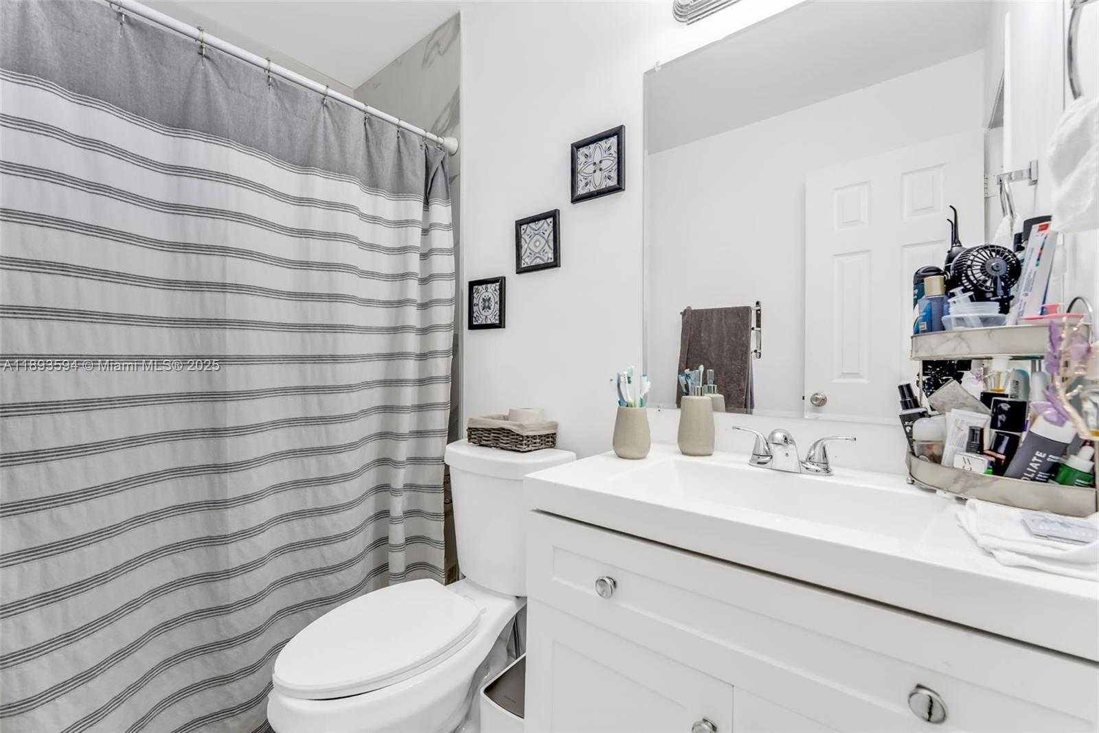 Small Image of 8820 SOUTH WEST 27TH ST, Miami Number 15